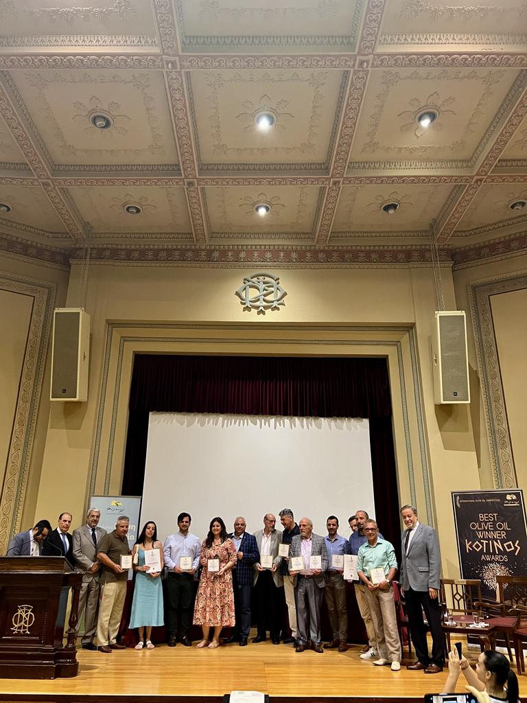 Χρυσές βραβεύσεις για το εξαιρετικό παρθένο ελαιόλαδο "The Rector" του Πανεπιστημίου Θεσσαλίας